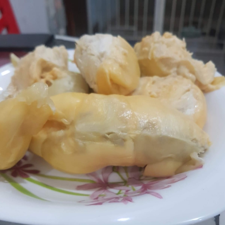 Kandungan Nutrisi, Manfaat, Risiko, dan Pantangan Konsumsi Durian.